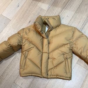 Aritzia Wilfred the cloud puff size Med